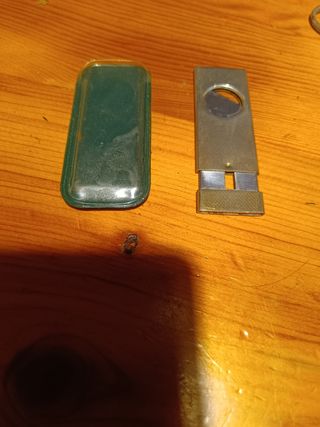 Corta puros tipo guillotina