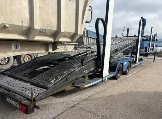 Semirremolque portavehículos Montenegro
