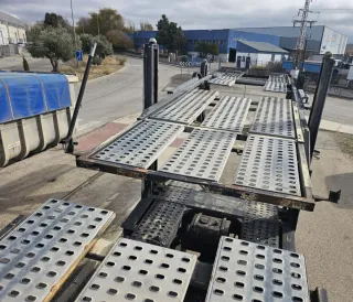 Semirremolque portavehículos Montenegro