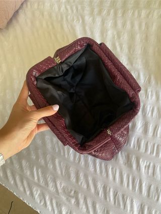 Bolso de mano estilo Bottega Veneta