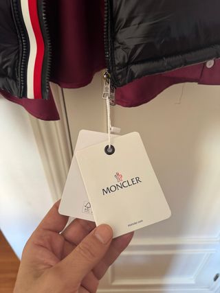 Chaleco Moncler Negro y Rojo