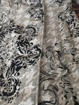 Abrigo desigual precioso con terciopelo