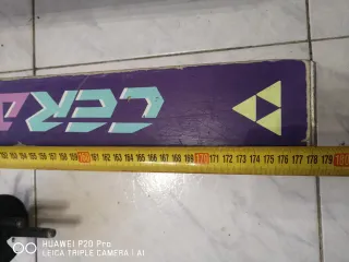 Esquís Fischer Ceramics con soportes y bastones