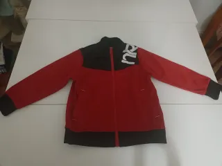 Lote 12 Camisetas Niño y chaqueta. Talla 4-6 años.