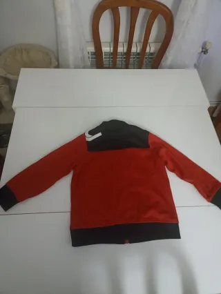 Lote 12 Camisetas Niño y chaqueta. Talla 4-6 años.