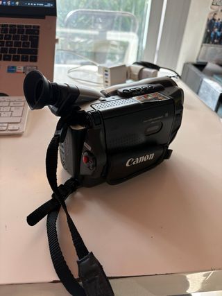 Videocámara Canon UC-V300