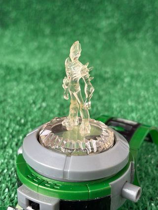 ULTIMATE OMNITRIX BEN 10