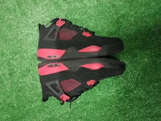 Zapatillas Jordan 4 Negras Rojas
