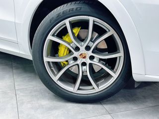 Porsche Cayenne E-Hybrid 462CV