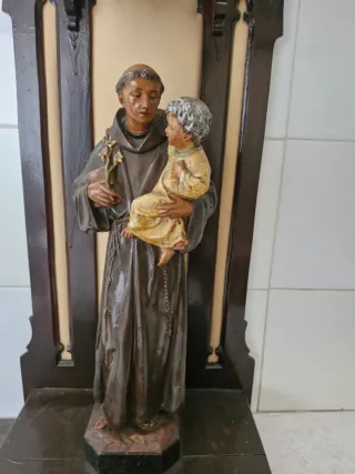 Estatua San Antonio con Niño