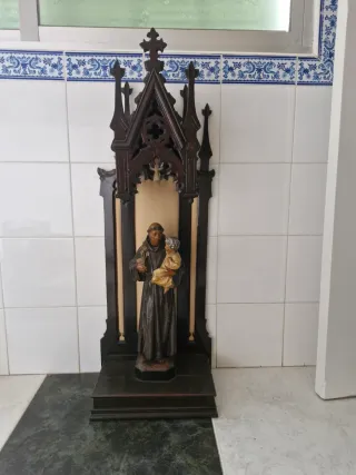 Estatua San Antonio con Niño