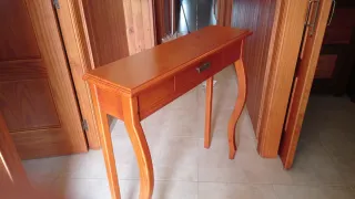 Mesa de entrada de madera