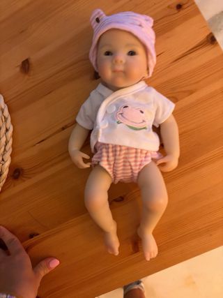 Bebé de silicona completa con accesorios 33 cm