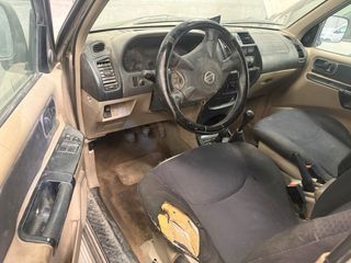 Nissan Terrano II 2003