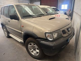 Nissan Terrano II 2003