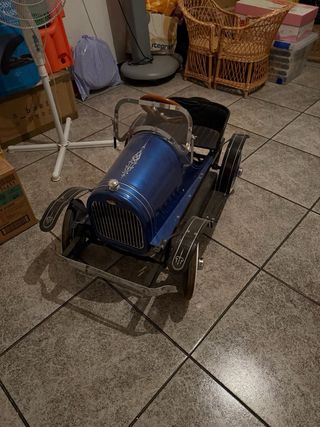 Coche pedales clásico azul