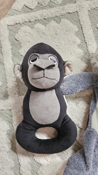 Peluche Mono con Asa y Koala Mochila gris pelito