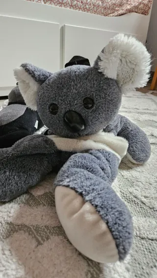 Peluche Mono con Asa y Koala Mochila gris pelito