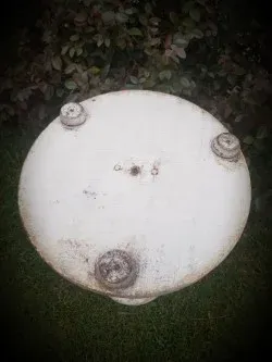 Antiguo pedestal de madera policromado