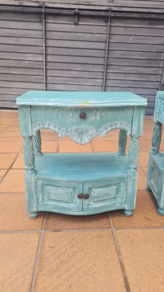 Due Comodini Vintage in Legno Turchese