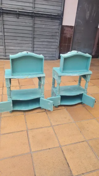 Due Comodini Vintage in Legno Turchese