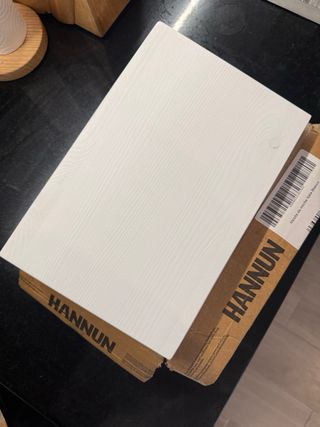 Mesita de noche flotante de madera