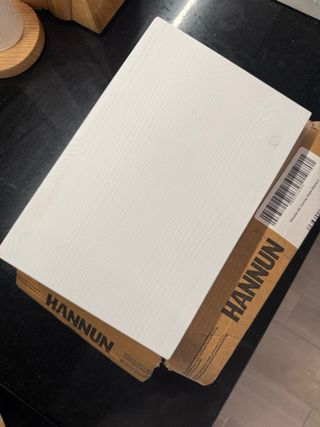 Mesita de noche flotante de madera