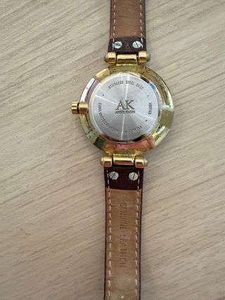 Reloj Anne Klein dorado y marrón