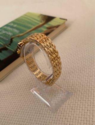 Reloj Quartz Dorado y Blanco Elegante Mujer