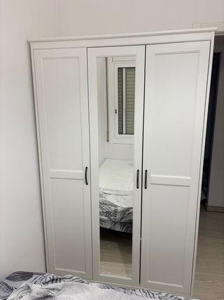 Armario Blanco Ikea 3 Puertas con Espejo