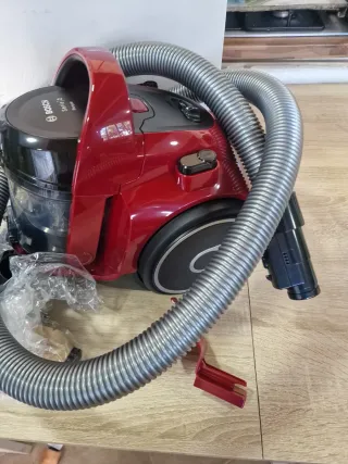 Aspiradora Bosch Serie 2 Parquet Roja