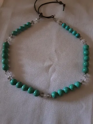 Collar de turquesas y cristal
