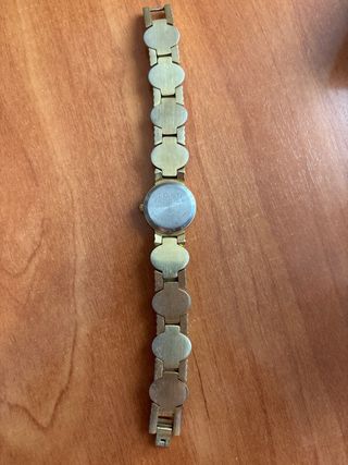 Reloj Toro Mujer Elegante Dorado Piedras