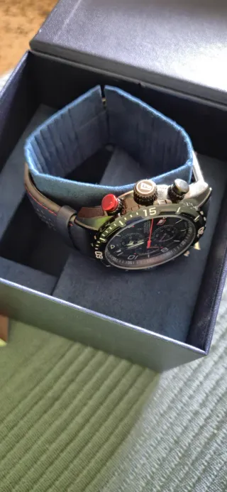 Reloj Festina Cronógrafo Negro y Rojo