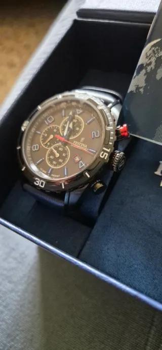 Reloj Festina Cronógrafo Negro y Rojo