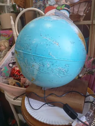 Globo terráqueo decorativo