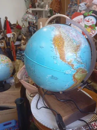 Globo terráqueo decorativo
