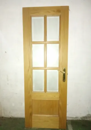 Puerta abatible pino