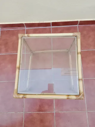 Mesita auxiliar bambú y cristal