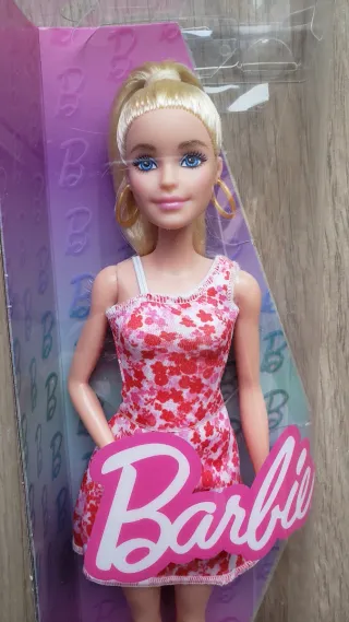 Barbie Fashionista #205 nueva en caja