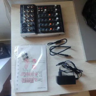 Mixer Behringer Xenyx 802S USB
