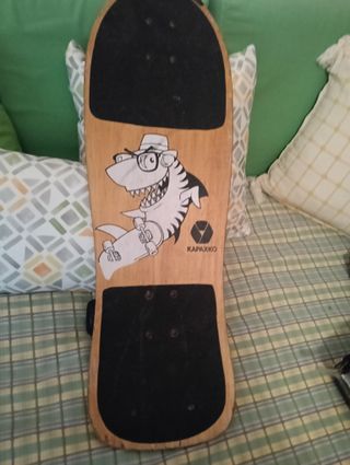 Monopatín Kapaxko con dibujo de tiburón