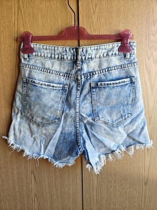 Calções de ganga rasgados azuis