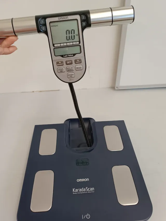 Monitore OMRON BF511 per la composizione corporea C4Y9468