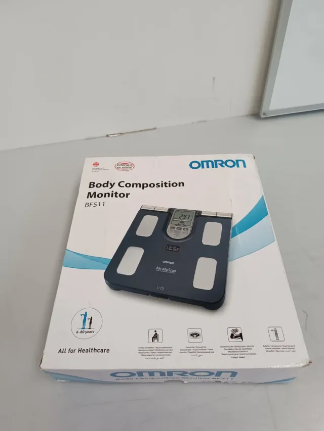 Monitore OMRON BF511 per la composizione corporea C4Y9468