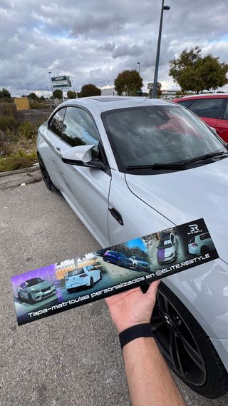 Tapa-matrículas perdonalizados