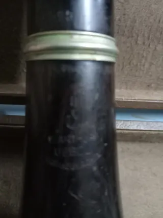 Clarinete con estuche muy antiguo