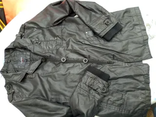 Chaqueta polipiel mujer negra