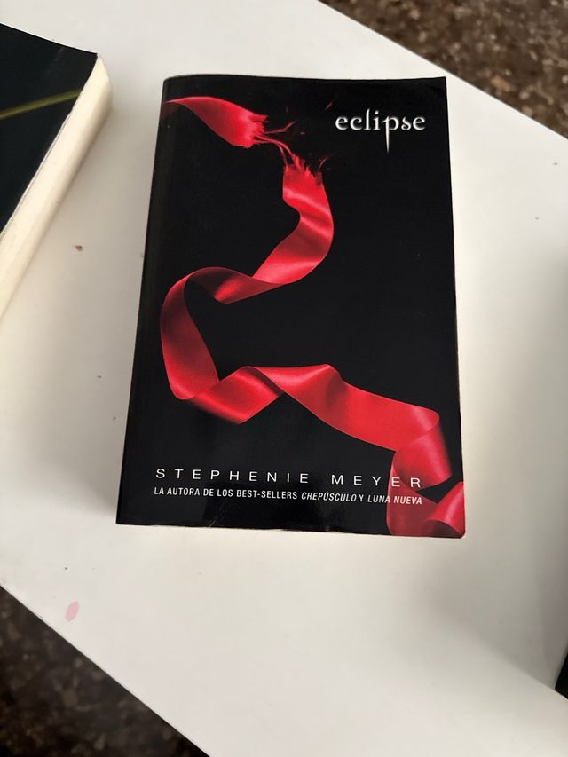 Crepúsculo (Saga Crepúsculo 1) (Spanish Edition)