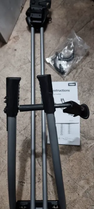 Portabicicletas para barras de coche marca cruz